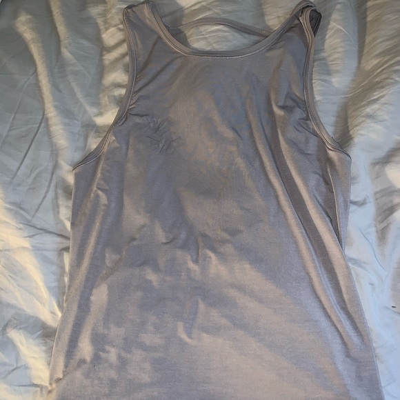 Lululemon tank top size 4. BNWOT. Never worn. - Picture 3 of 3